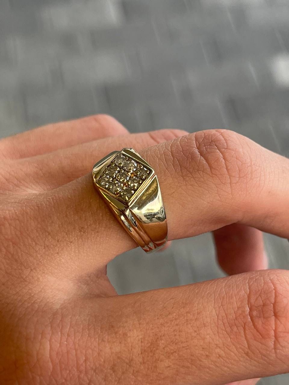 14k yellow gold and 9 diamond mens ring