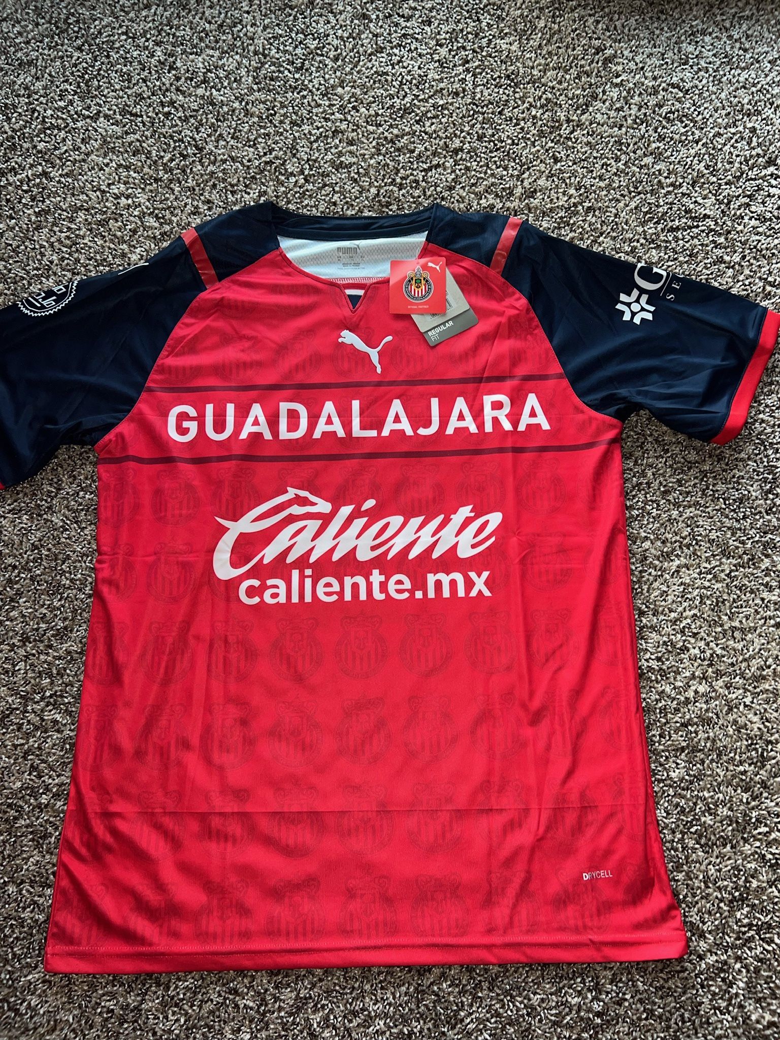 Chivas jersey size small ⚽️