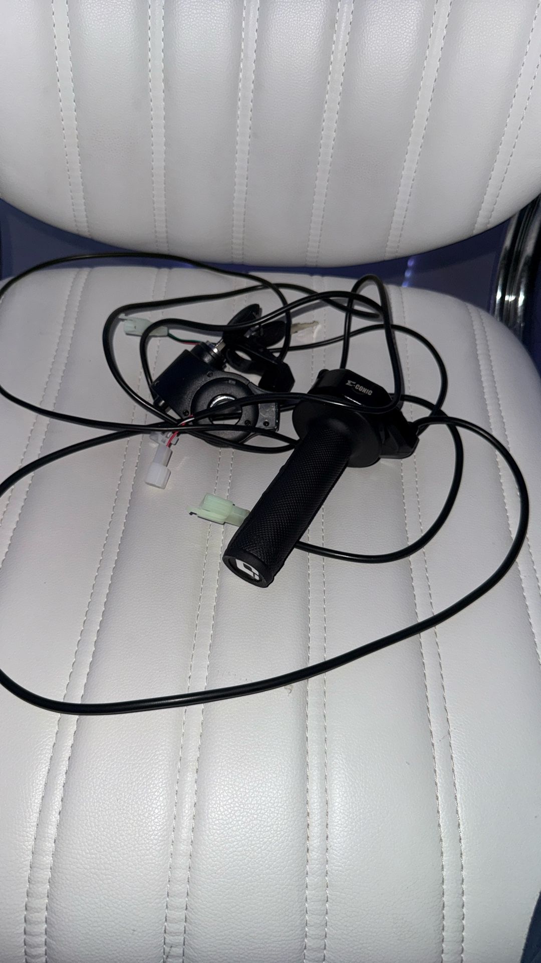 Econic Cycles Kit For Surron Throttle On Tuttio
