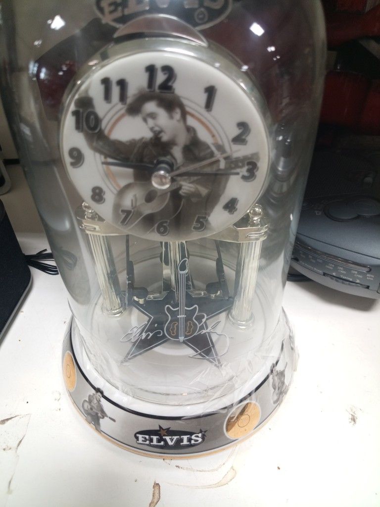 Elvis Clock