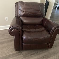 Rooms To Go Leather Recliner/Glider Chair