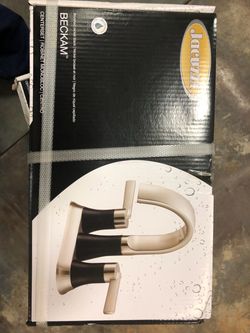Hermosa llave nueva marca jacuzzi para baño