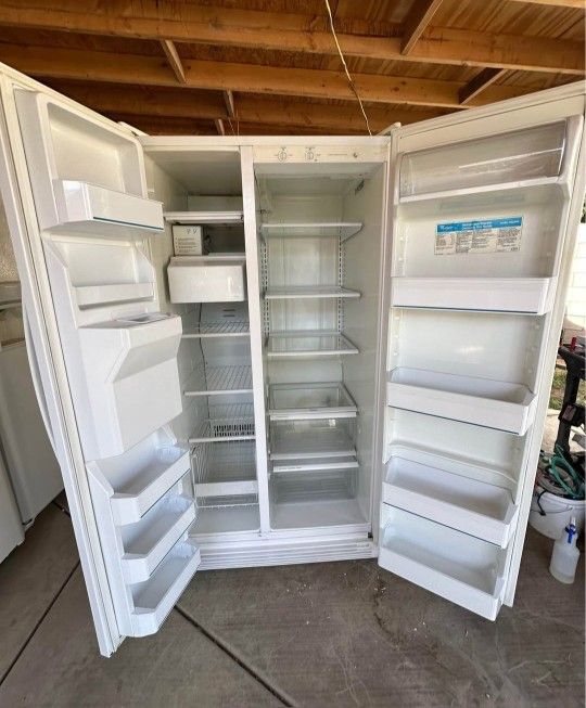 WHIRLPOOL REFRIGERATOR 