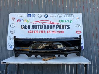 FORD MUSTANG ( 2018 2019 2020 2021 2022 2023 ) Rear bumper cover with lower valance original used OEM