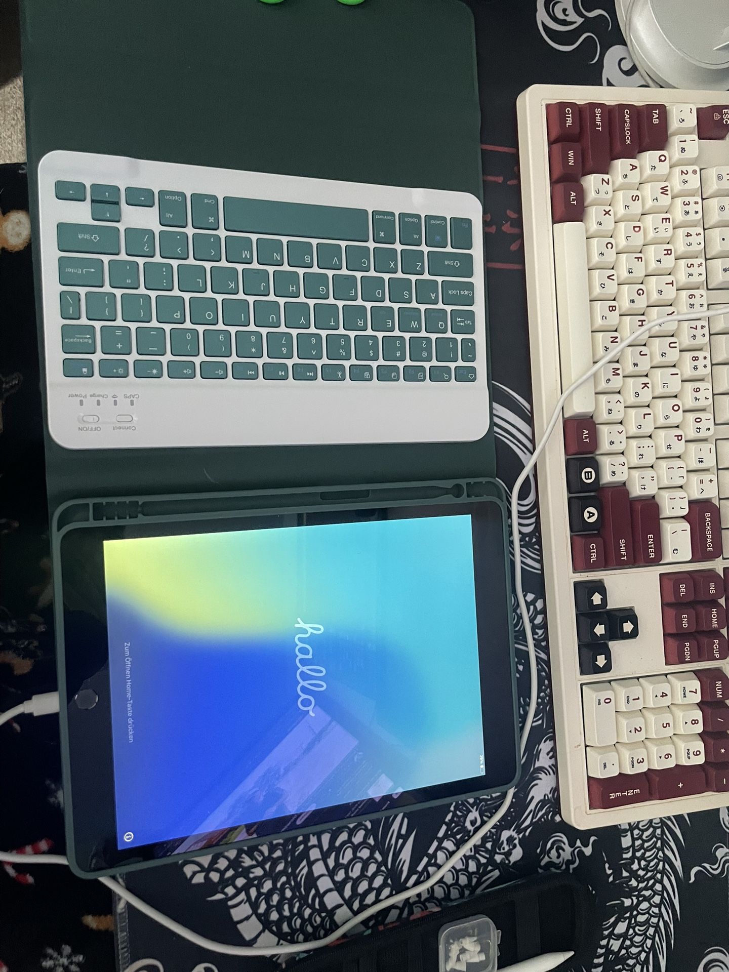 Apple IPad 9th Gen with keyboard/mouse/ apple pen