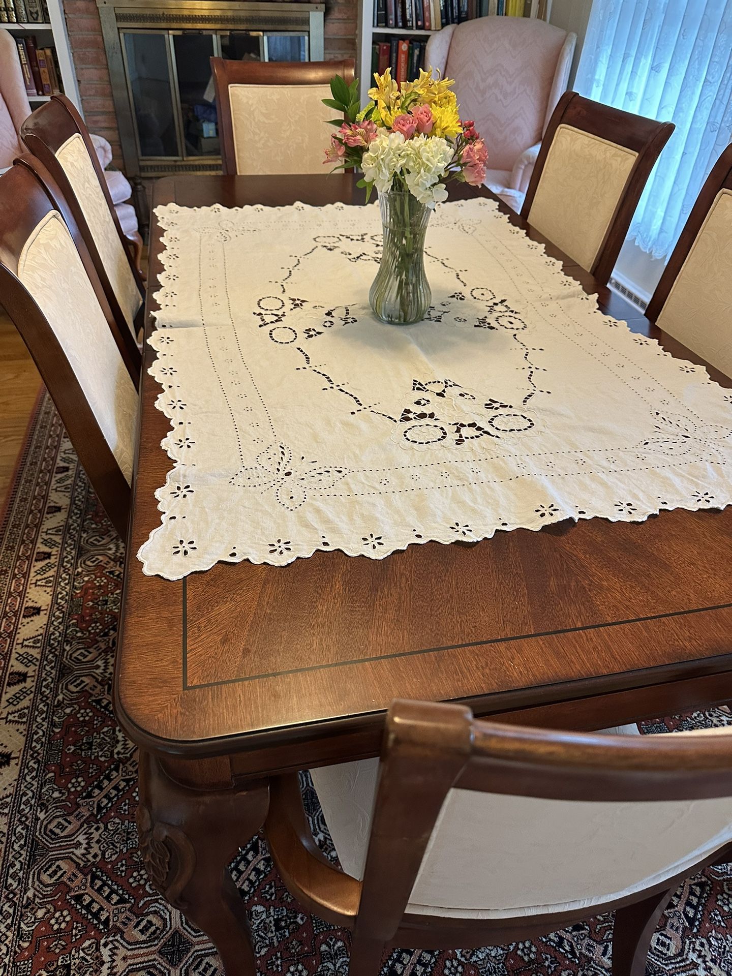 Dining room Table
