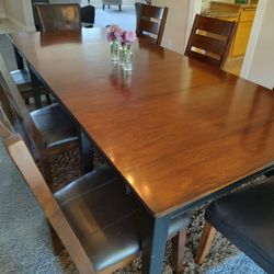 Dining Room Table And 8 Chairs 