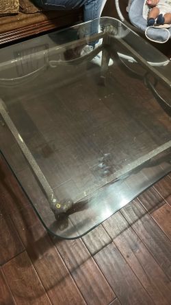 Middle table
