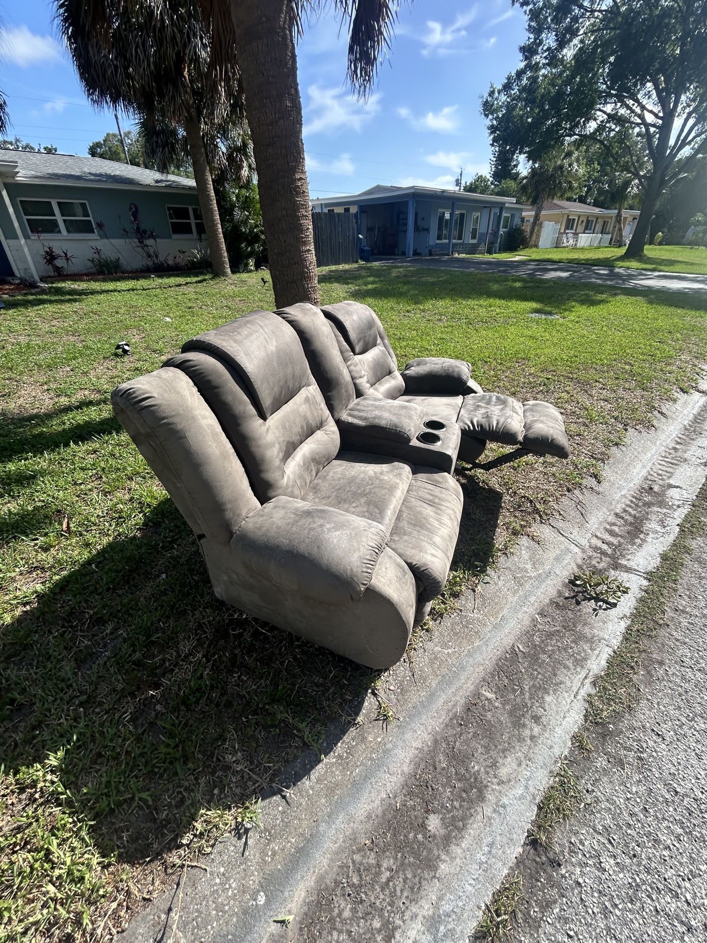 Love seat recliner