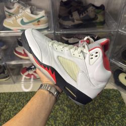 Jordan 5 Fire Red 