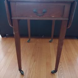 1960s Mid-Century Modern Cherry Willett Table With Fold Down Sides

