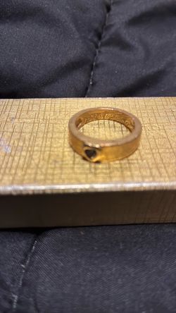 Gold-Tone Band Ring with Heart Detail 14k