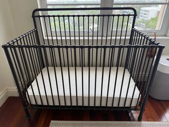 Namesake Abigail 4 in 1 crib plus mattress! Like new!