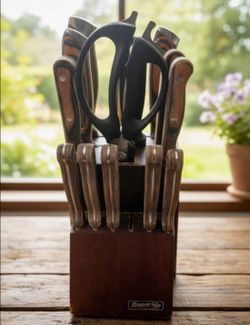 Elegant Life 15-Piece Kitchen Knife Set. The set features high-carbon stainless steel blades