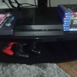 PS4 Lots Of Games 4 Control Ers