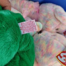 Tons of beanie babies