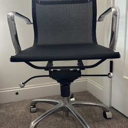 Office Chair- Height Adjustable + Removable Arms