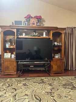 Entertainment center