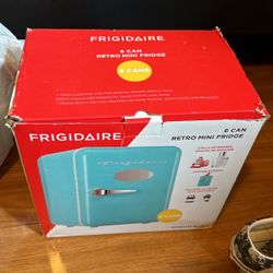 Mini Fridge 6coke Can 