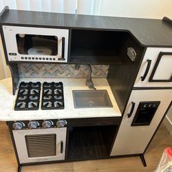 Melissa & Doug Kitchen