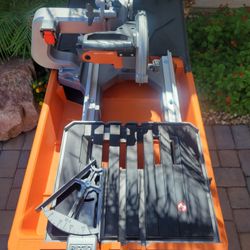 RIDGID 12 Amp 8 in. Blade Corded Wet Tile Saw with Extended Rip