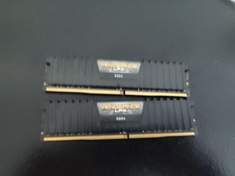 8 GB DDR4 Corsair Vengeance RAM
