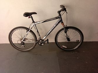 BICYCLE TREK 21 SPEED SIZE 26 BRAND NEW