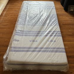 Vibe 12 Inch Gel Memory Foam Mattress Twin XL Bed in a Box Cooling Blue White D
