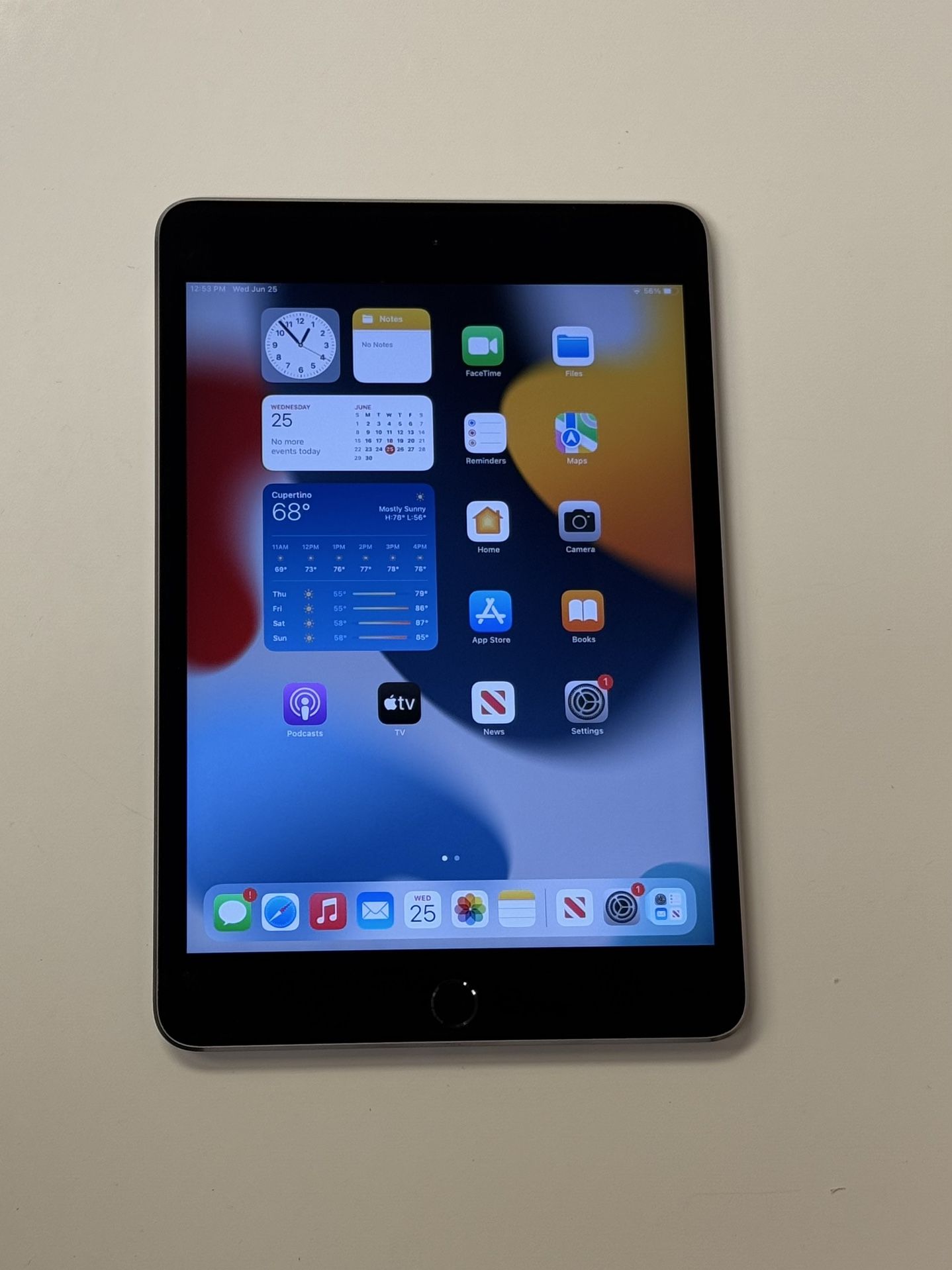 Apple iPad Mini 4 4th Gen 128GB 7.9” Space Gray Tablet