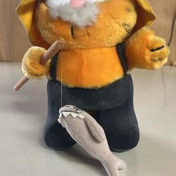 Garfield Shark Fisherman w/Overalls “The Big Catch” 10" Dakin Inc.  Vntg. 1981