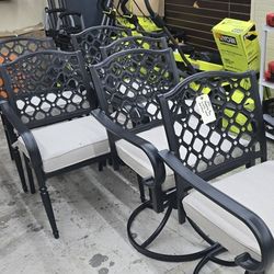 NEW HAMPTON BAY 6 PIECE METAL OUTDOOR FURNITURE WITH CUSHION  4 REGULAR AND 2 WITH 360° SWIVEL HEAVY DUTY 250$ FOR ALL HAVE 2 SETS STILL IN THE BOX!! 