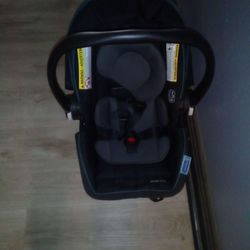 Graco baby car seat brand New