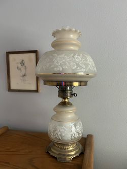 Vintage quaizel satin lace, Lamp