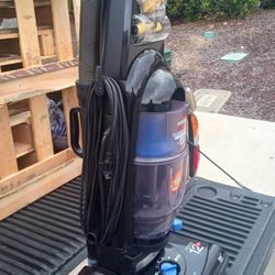 Bissell Color Black  Vacuum 
