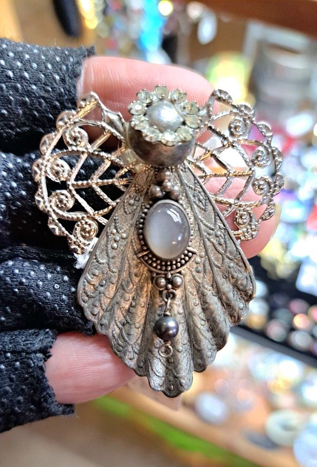 Vintage Angel Brooch Pin