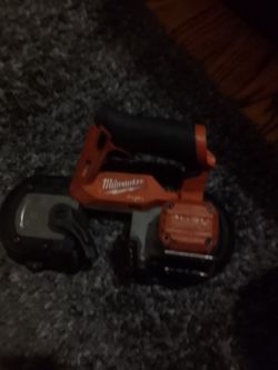 Milwaukee m12