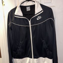 Nike Women’s Zip Up Jacket Medium 8/10