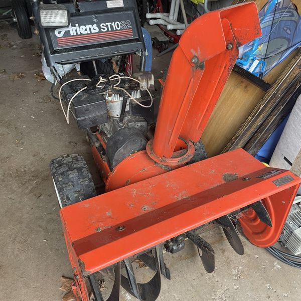 Ariens ST1032 Snowblower for Sale in Eastford, CT OfferUp