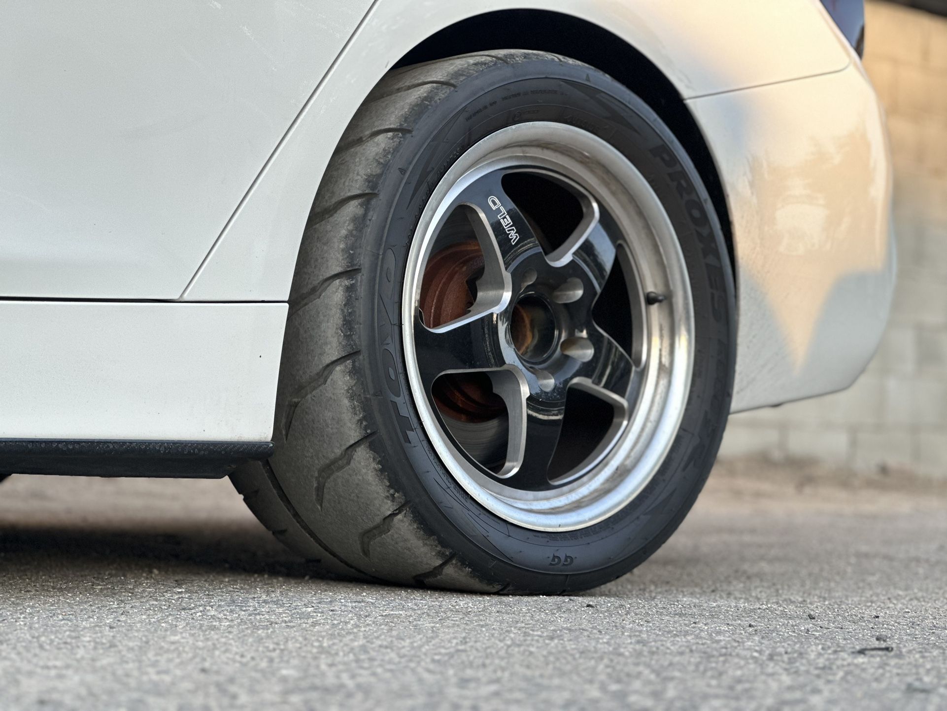 17” Weld + TOYO Proxes Drag Pack (5x120)