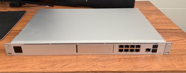 Ubiquiti UniFi Dream Machine Pro (UDM Pro)