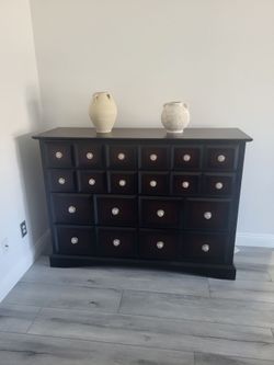 Dresser