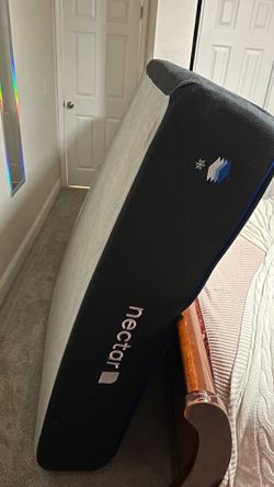 Nectar mattress - Like new - Queen size