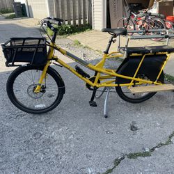 Like-new Yuba Cargo Bike 