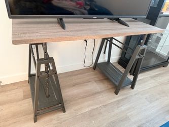 Adjustable industrial desk