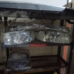 GMC Headlights New 99-2003 Sierra