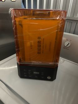 Creality UW-01 Wash & Cure Station for resin 3D printing.