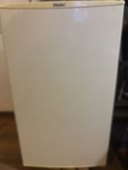 Haier Mini Fridge