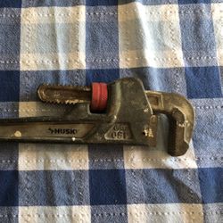 Husky 16” Pipe Wrench