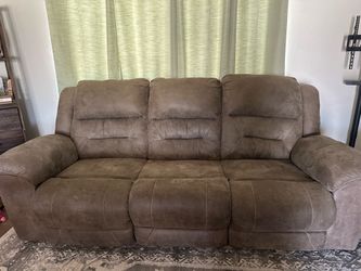 Brown 2 piece recliner couch set