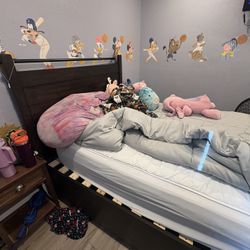 Bedroom Set Without Mattress 